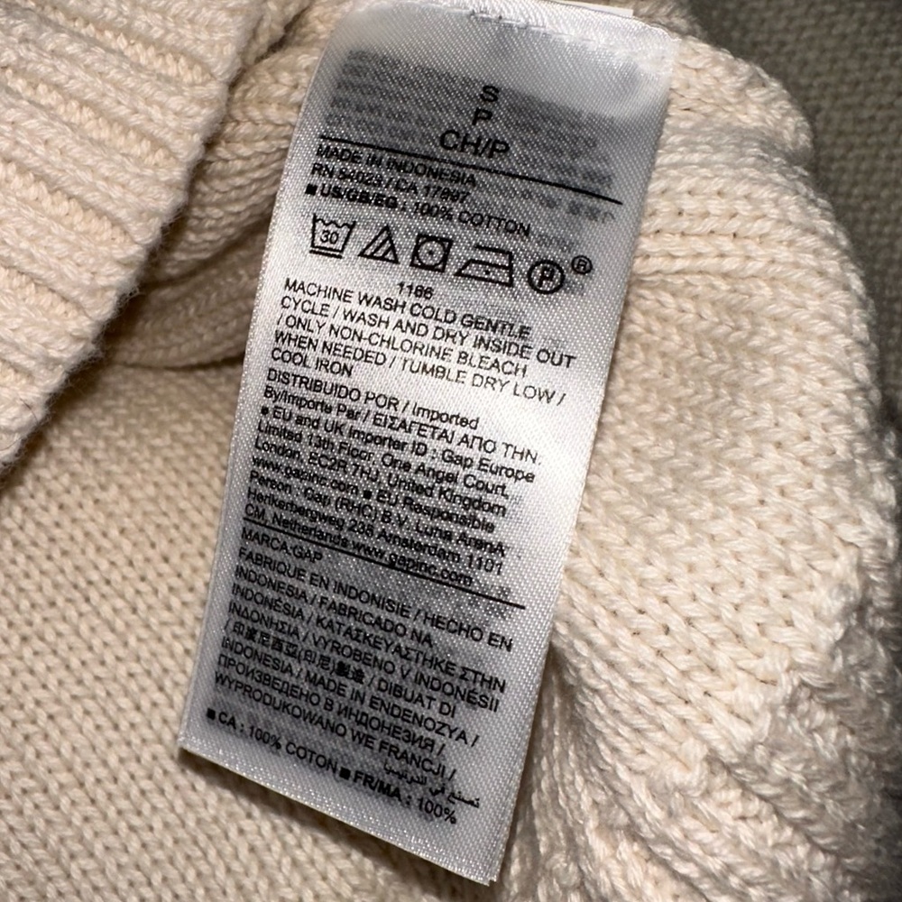 GAP • Cable Knit Crewneck Sweater in Birch White - Picture 6 of 9